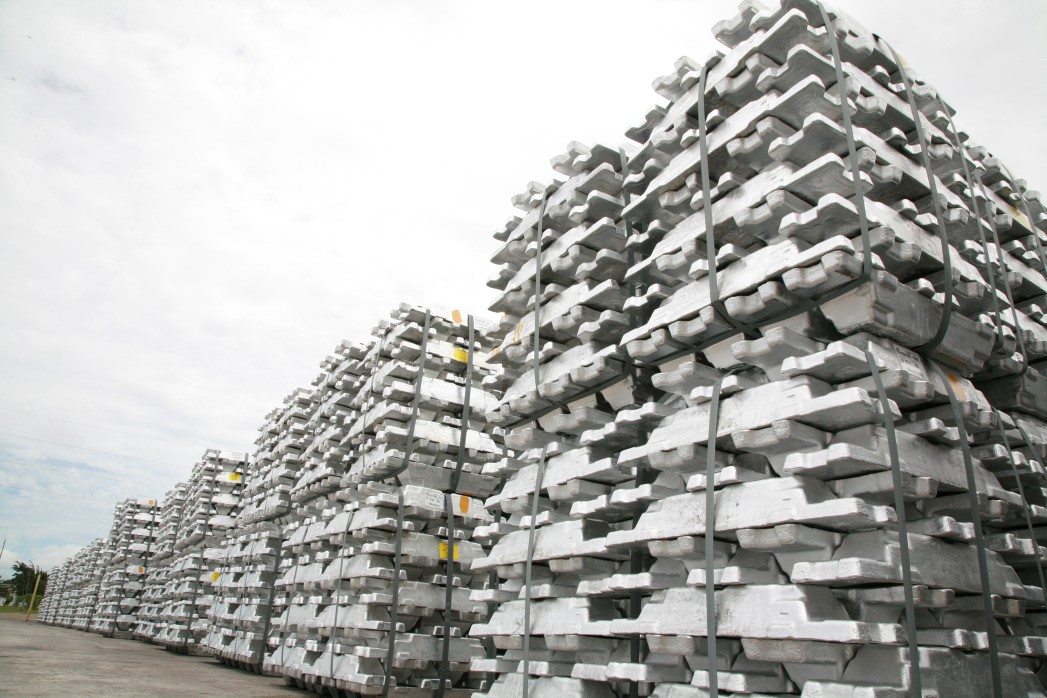 Os lingotes de alumínio da ALBRAS têm 99,7% de pureza e são destinados aos mercados interno e externo