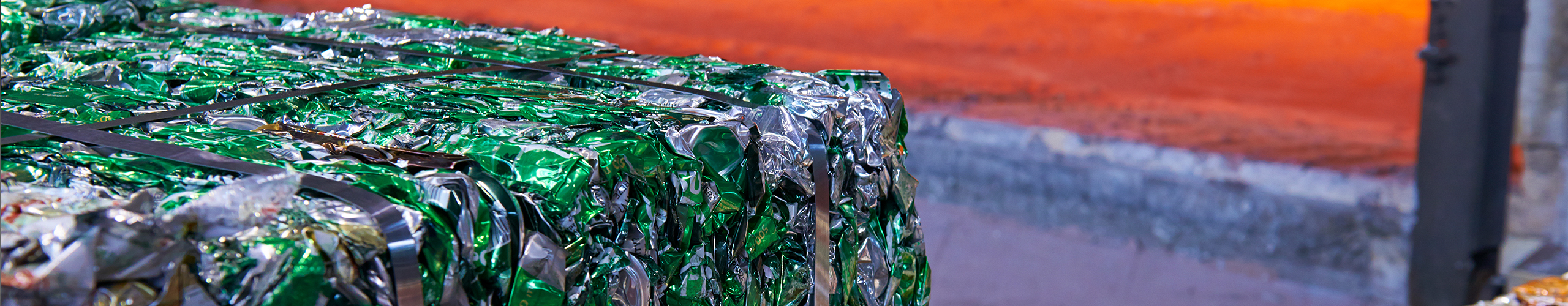 Crushed scrap aluminium in blocks