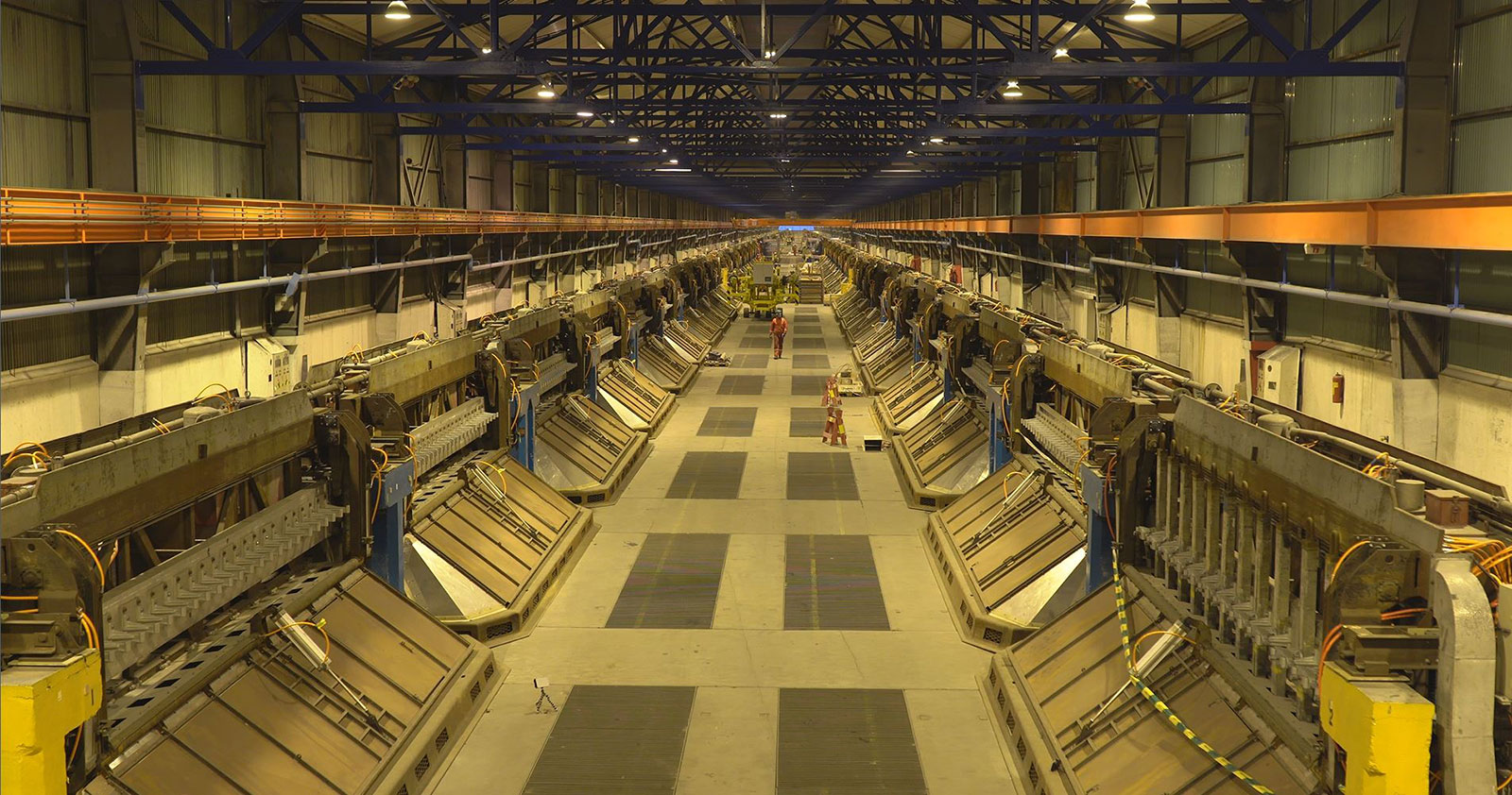 Husnes aluminium plant hall B